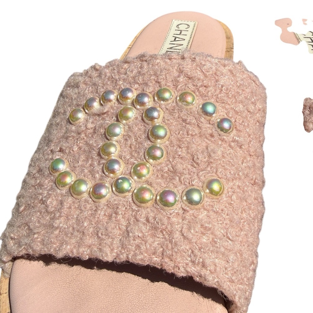 CHANEL Women’s Pink Bouclé Iridescent Pearl CC Slide Sandals Cork Platform 41 - Picture 7 of 12